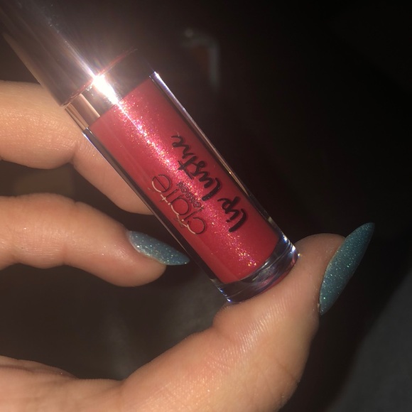 Makeup - Picture 5 of 6